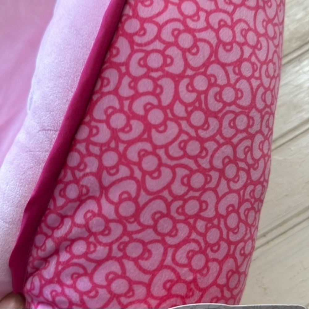 Hello Kitty Pink Plush Pet Lounger with Bow Graphic - Picture 4 of 4